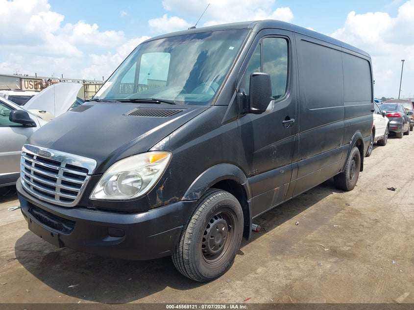 2007 Freightliner Sprinter 2500 VIN WDYPE745475205742 IAAI salvage auction — NORMAL WEAR, Clear (Michigan), sold $800 on 2026-07-23 (photo 2)
