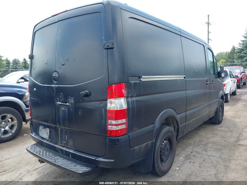 2007 Freightliner Sprinter 2500 VIN WDYPE745475205742 IAAI salvage auction — NORMAL WEAR, Clear (Michigan), sold $800 on 2026-07-23 (photo 4)