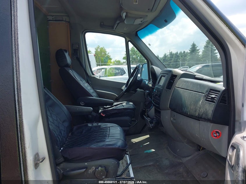 2007 Freightliner Sprinter 2500 VIN WDYPE745475205742 IAAI salvage auction — NORMAL WEAR, Clear (Michigan), sold $800 on 2026-07-23 (photo 5)