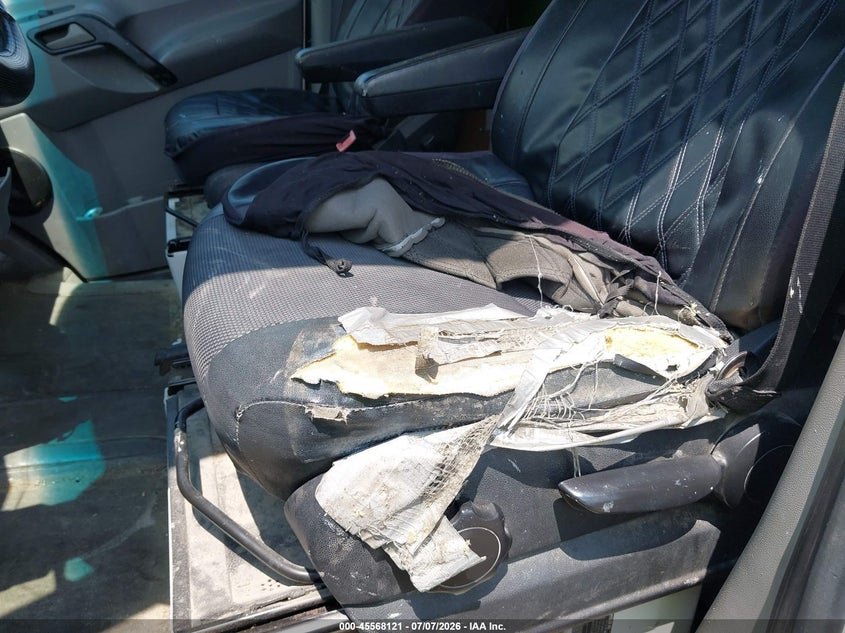 2007 Freightliner Sprinter 2500 VIN WDYPE745475205742 IAAI salvage auction — NORMAL WEAR, Clear (Michigan), sold $800 on 2026-07-23 (photo 6)