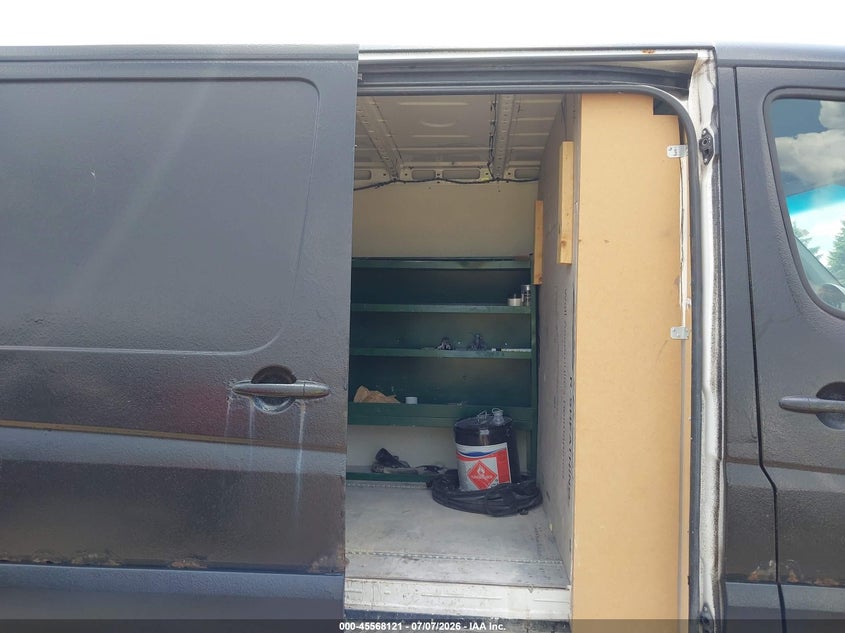 2007 Freightliner Sprinter 2500 VIN WDYPE745475205742 IAAI salvage auction — NORMAL WEAR, Clear (Michigan), sold $800 on 2026-07-23 (photo 8)