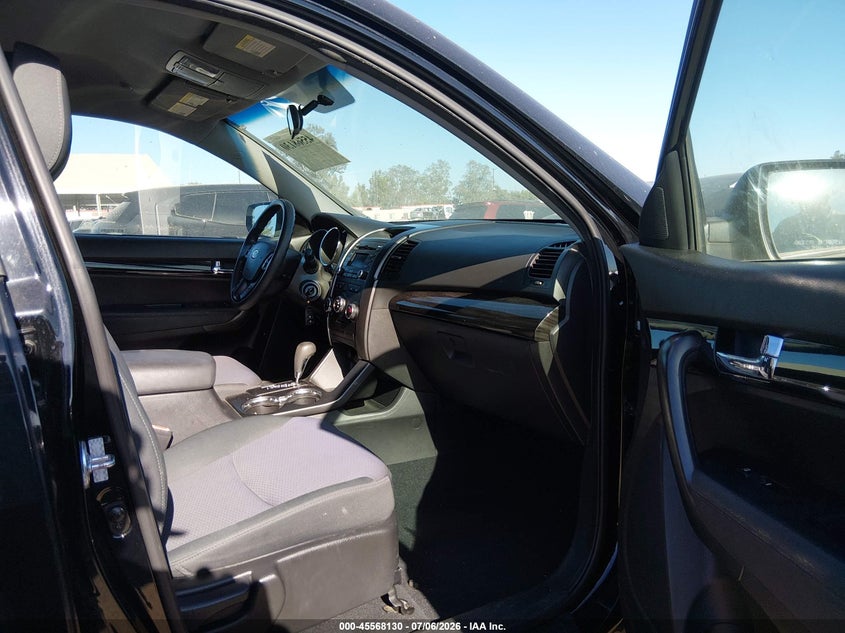 2011 Kia Sorento VIN 5XYKT3A14BG007040 IAAI salvage auction — NORMAL WEAR, Clear - Dealer Only (California), sold $750 on 2026-07-15 (photo 5)