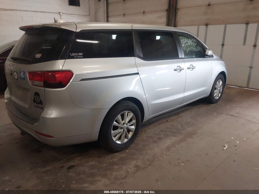 2017 Kia SEDONA VIN KNDMB5C15H6218599 IAAI salvage auction — NORMAL WEAR, Clear (Minnesota), sold $775 on 2026-07-29 (photo 4)