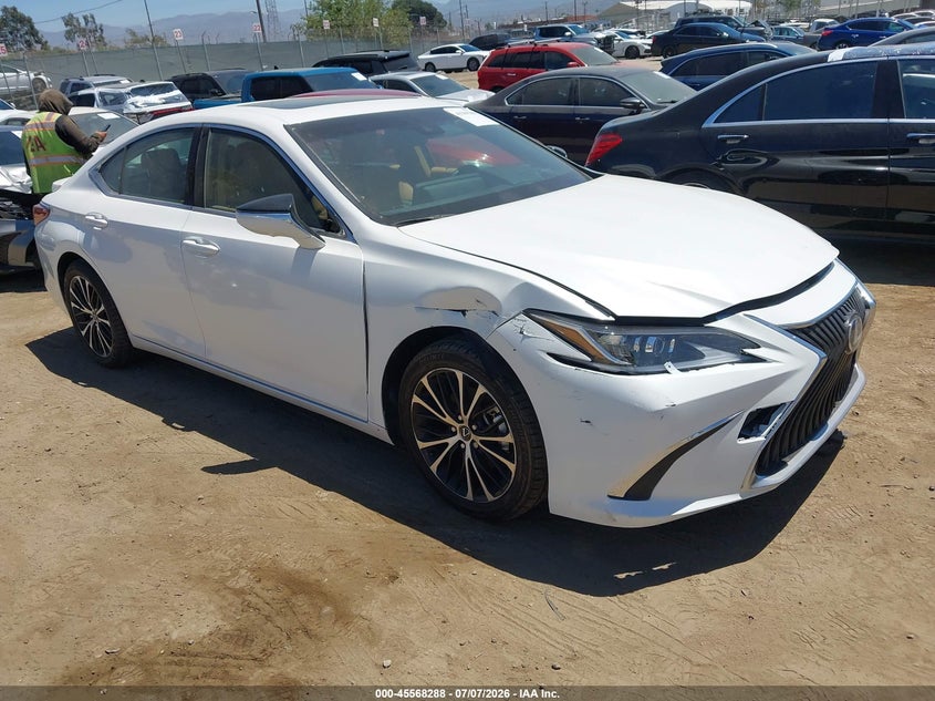 2025 Lexus Es 300h VIN 58AEA1C16SU069563 IAAI salvage auction — RIGHT FRONT, Salvage (California), sold $22,650 on 2026-07-24 (photo 1)