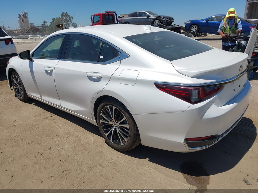 2025 Lexus Es 300h VIN 58AEA1C16SU069563 IAAI salvage auction — RIGHT FRONT, Salvage (California), sold $22,650 on 2026-07-24 (photo 3)