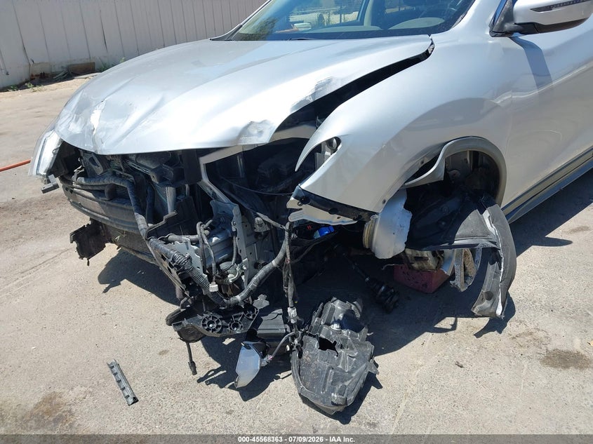 2017 Nissan Rogue VIN JN8AT2MT6HW393057 IAAI salvage auction — FRONT END, Salvage (California), sold $1,075 on 2026-07-28 (photo 6)