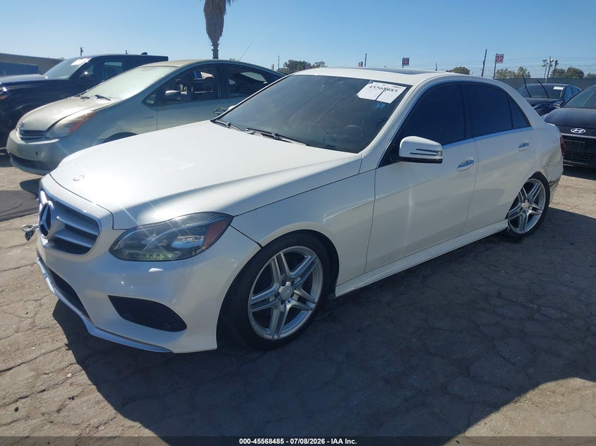 2014 Mercedes-benz E-klasse VIN WDDHF5KB3EA869471 IAAI salvage auction — REAR END, Wait Title, sold $2,250 on 2026-08-16 (photo 2)