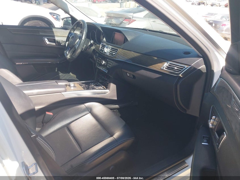 2014 Mercedes-benz E-klasse VIN WDDHF5KB3EA869471 IAAI salvage auction — REAR END, Wait Title, sold $2,250 on 2026-08-16 (photo 5)
