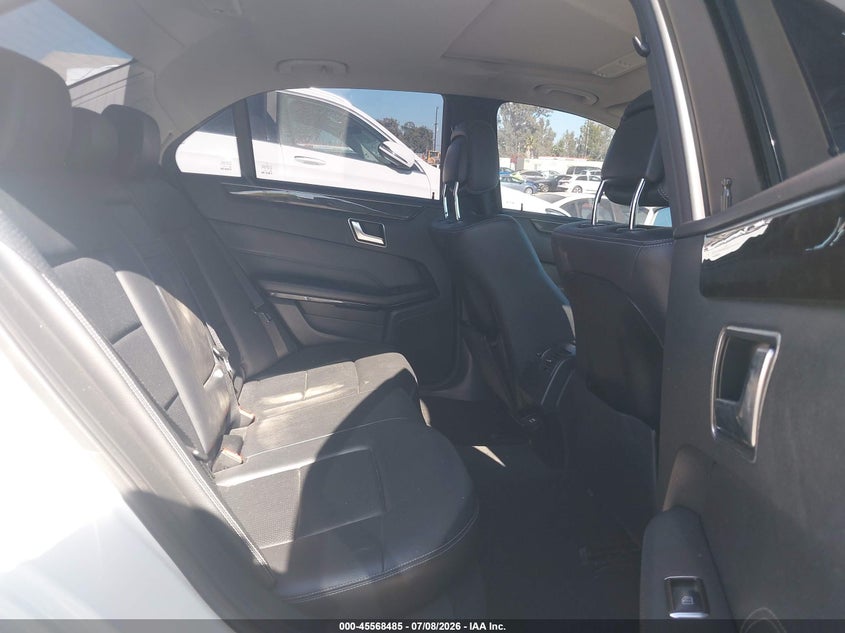 2014 Mercedes-benz E-klasse VIN WDDHF5KB3EA869471 IAAI salvage auction — REAR END, Wait Title, sold $2,250 on 2026-08-16 (photo 8)