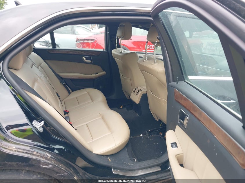 2012 Mercedes-benz E-klasse VIN WDDHF8JB4CA553304 IAAI salvage auction — NORMAL WEAR, Clear (Virginia), sold $1,650 on 2026-07-23 (photo 8)