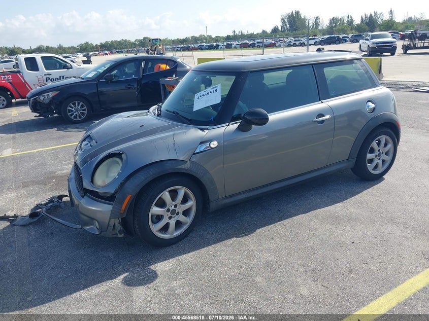2010 Mini Cooper VIN WMWMF7C58ATW89394 IAAI salvage auction — FRONT END, Rebuildable (Florida), sold $375 on 2026-08-20 (photo 2)