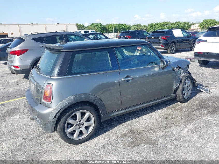 2010 Mini Cooper VIN WMWMF7C58ATW89394 IAAI salvage auction — FRONT END, Rebuildable (Florida), sold $375 on 2026-08-20 (photo 4)