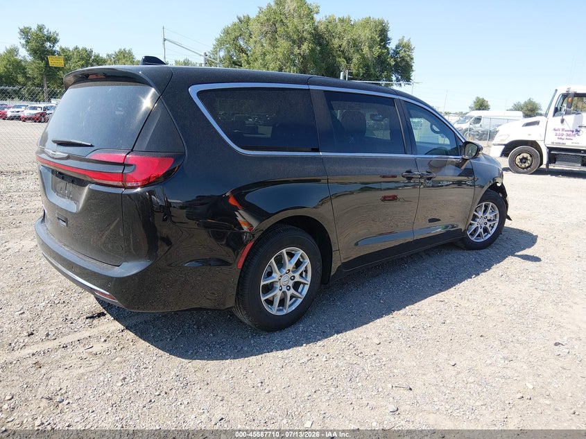 2026 Chrysler Pacifica VIN 2C4RC1BG8TR263622 IAAI salvage auction — RIGHT FRONT, Enterprise Vehicles Clear Only (California), sold $14,000 on 2026-07-17 (photo 4)