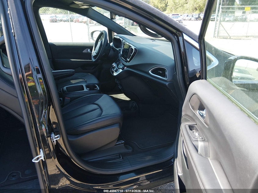 2026 Chrysler Pacifica VIN 2C4RC1BG8TR263622 IAAI salvage auction — RIGHT FRONT, Enterprise Vehicles Clear Only (California), sold $14,000 on 2026-07-17 (photo 5)
