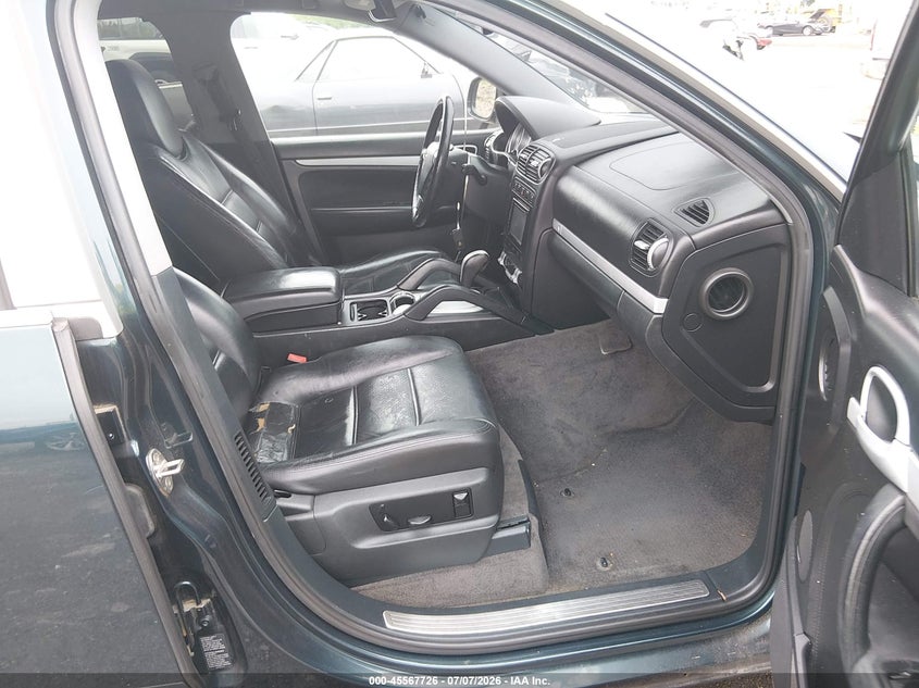 2004 Porsche Cayenne VIN WP1AB29PX4LA76063 IAAI salvage auction — VANDALISM, Salvage (Pennsylvania), sold $450 on 2026-08-07 (photo 5)