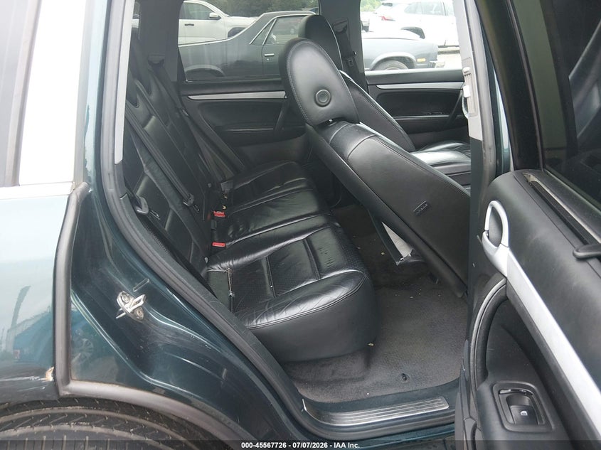 2004 Porsche Cayenne VIN WP1AB29PX4LA76063 IAAI salvage auction — VANDALISM, Salvage (Pennsylvania), sold $450 on 2026-08-07 (photo 8)