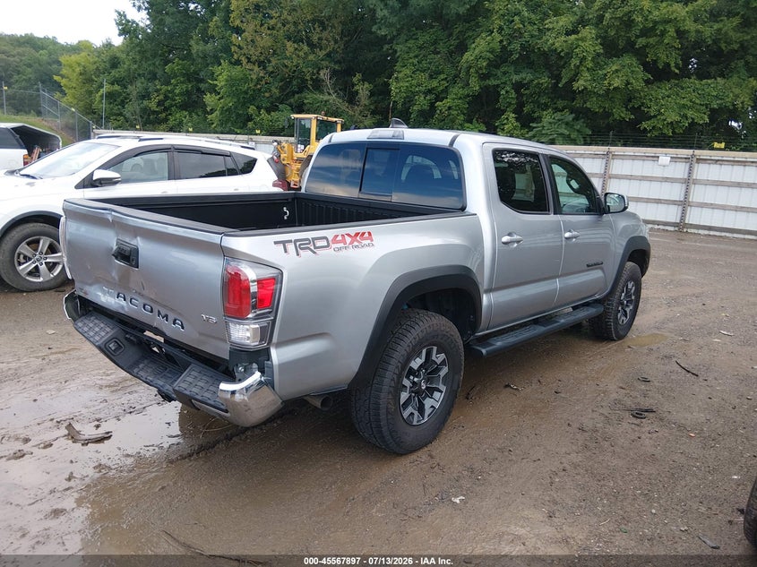 2022 Toyota Tacoma VIN 3TMCZ5AN5NM465260 IAAI salvage auction — REAR END, Salvage Title, sold $20,700 on 2026-07-31 (photo 4)