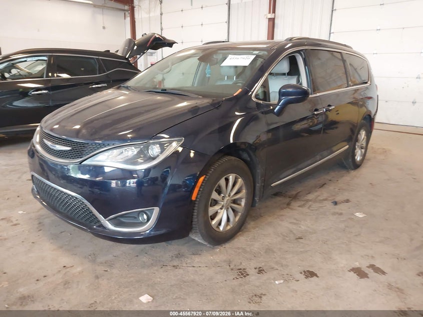2017 Chrysler Pacifica VIN 2C4RC1BG7HR823573 IAAI salvage auction — REAR END, Wait Title, sold $2,750 on 2026-09-22 (photo 2)
