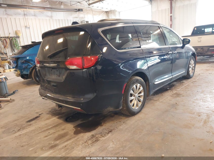 2017 Chrysler Pacifica VIN 2C4RC1BG7HR823573 IAAI salvage auction — REAR END, Wait Title, sold $2,750 on 2026-09-22 (photo 4)
