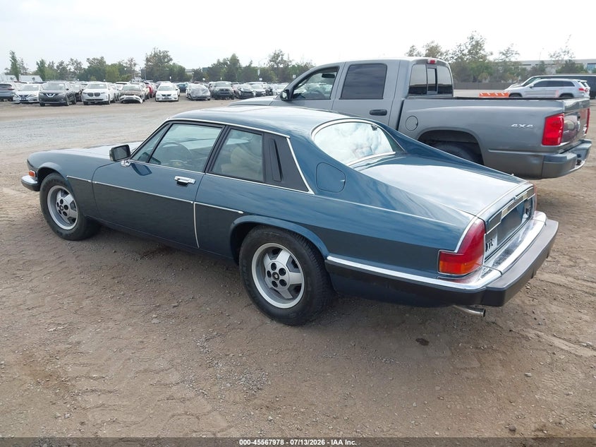 1986 Jaguar Xj series VIN SAJNV5842GC126964 IAAI salvage auction — NORMAL WEAR, Clear - Dealer Only (California), sold $4,550 on 2026-07-20 (photo 3)