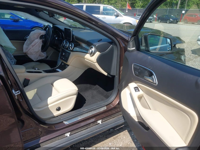 2017 Mercedes-benz Gla-klasse VIN WDCTG4EB1HJ299895 IAAI salvage auction — FRONT END, Salvage Title, sold $600 on 2026-08-19 (photo 5)