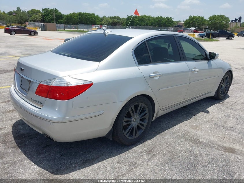 2009 Hyundai Genesis VIN KMHGC46F39U055200 IAAI salvage auction — NORMAL WEAR, Clear (Florida), sold $950 on 2026-07-16 (photo 4)