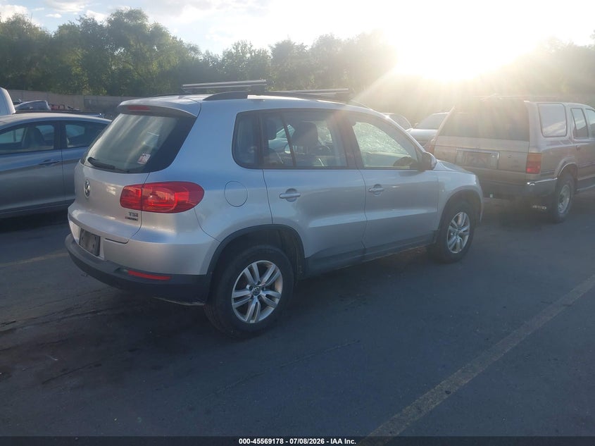 2017 Volkswagen Tiguan VIN WVGBV7AX8HK025478 IAAI salvage auction — NORMAL WEAR, Clear (Utah), sold $1,100 on 2026-07-11 (photo 4)
