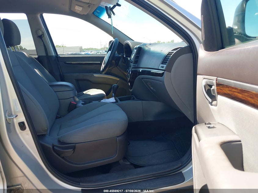 2011 Hyundai Santa fe VIN 5XYZGDAB2BG070736 IAAI salvage auction — NORMAL WEAR, Clear (New York), sold $500 on 2026-07-28 (photo 5)