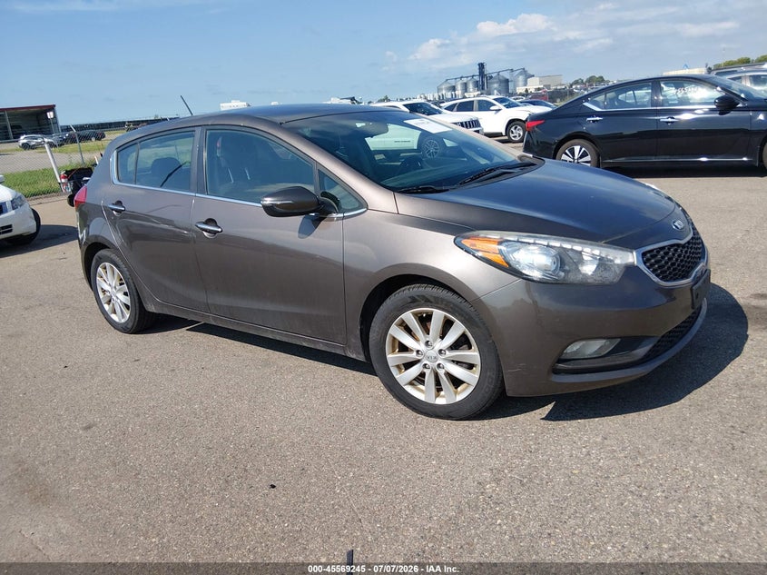 2014 Kia Forte VIN KNAFX5A86E5163248 IAAI salvage auction — LEFT FRONT, Clear (Minnesota), sold $525 on 2026-07-29 (photo 1)