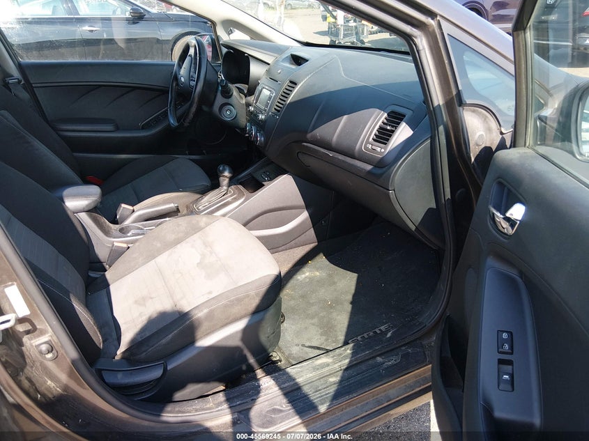 2014 Kia Forte VIN KNAFX5A86E5163248 IAAI salvage auction — LEFT FRONT, Clear (Minnesota), sold $525 on 2026-07-29 (photo 5)