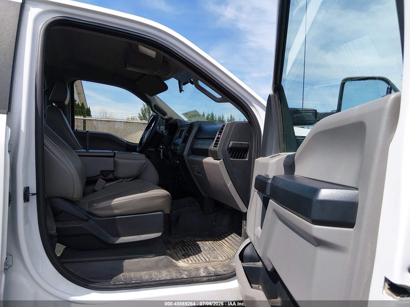 2019 Ford F-350 VIN 1FT8W3BTXKEF41167 IAAI salvage auction — NORMAL WEAR, Sf97 (Oregon), sold $2,550 on 2026-07-29 (photo 5)