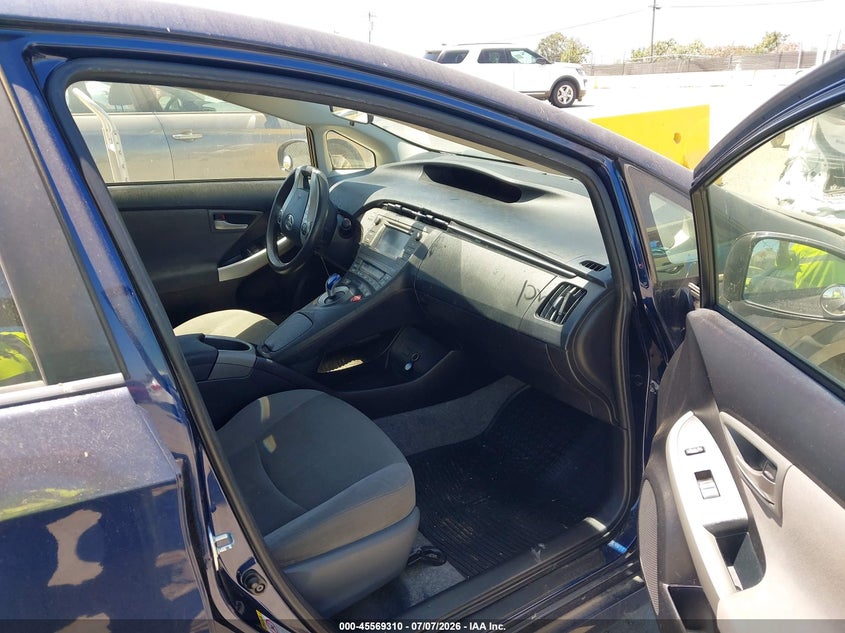 2013 Toyota Prius VIN JTDKN3DU0D1734758 IAAI salvage auction — NORMAL WEAR, Clear - Dealer Only (California), sold $3,000 on 2026-07-16 (photo 5)