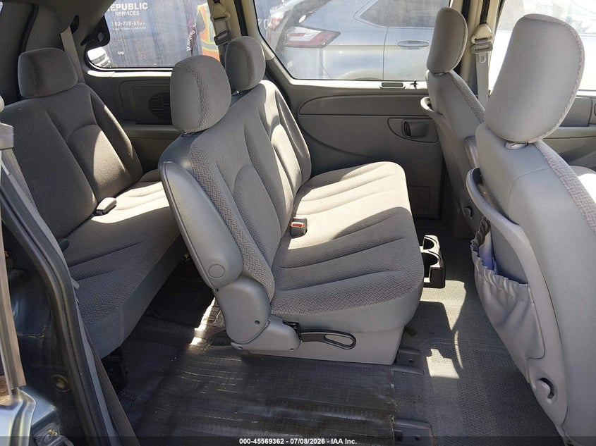 2007 Chrysler Town & country VIN 1A4GJ45R178152310 IAAI salvage auction — NORMAL WEAR, Clear (California), sold $850 on 2026-08-01 (photo 8)