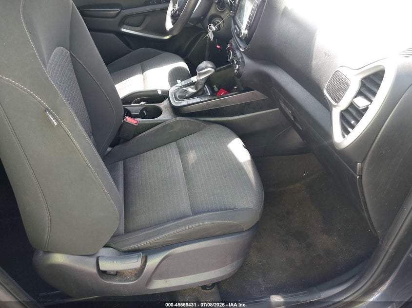 2021 Kia Soul VIN KNDJ23AU8M7746680 IAAI salvage auction — BIOHAZARD/CHEMICAL, Salvage Title, sold $1,500 on 2026-08-01 (photo 5)