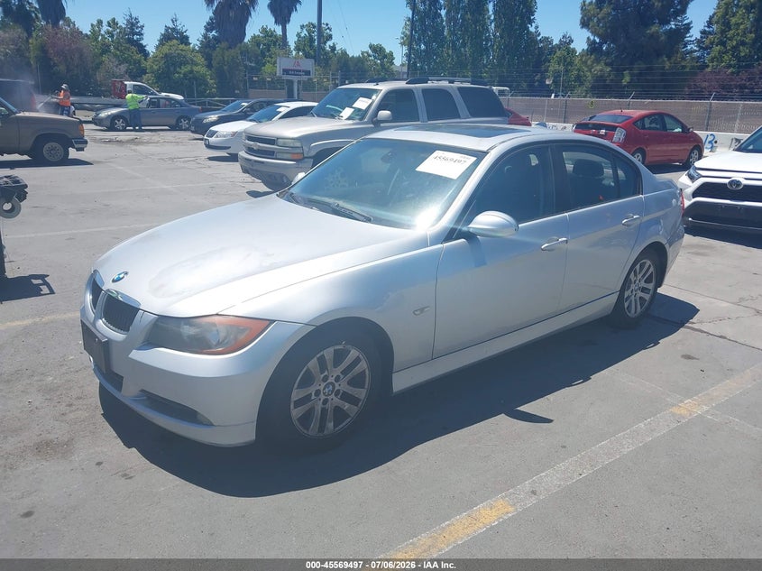 2006 BMW 3 series VIN WBAVB13556KX37086 IAAI salvage auction — NORMAL WEAR, Clear - Dealer Only (California), sold $325 on 2026-07-20 (photo 2)