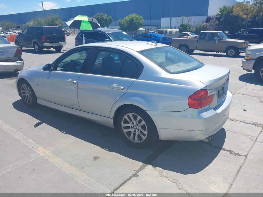 2006 BMW 3 series VIN WBAVB13556KX37086 IAAI salvage auction — NORMAL WEAR, Clear - Dealer Only (California), sold $325 on 2026-07-20 (photo 3)