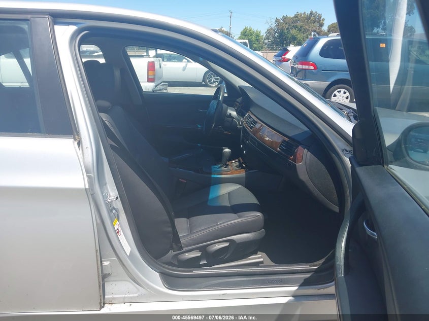 2006 BMW 3 series VIN WBAVB13556KX37086 IAAI salvage auction — NORMAL WEAR, Clear - Dealer Only (California), sold $325 on 2026-07-20 (photo 5)
