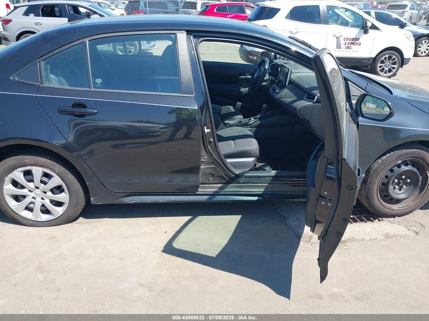 2021 Toyota Corolla VIN 5YFEPMAE5MP218689 IAAI salvage auction — FRONT & REAR, Salvage (Connecticut), sold $2,975 on 2026-07-30 (photo 5)