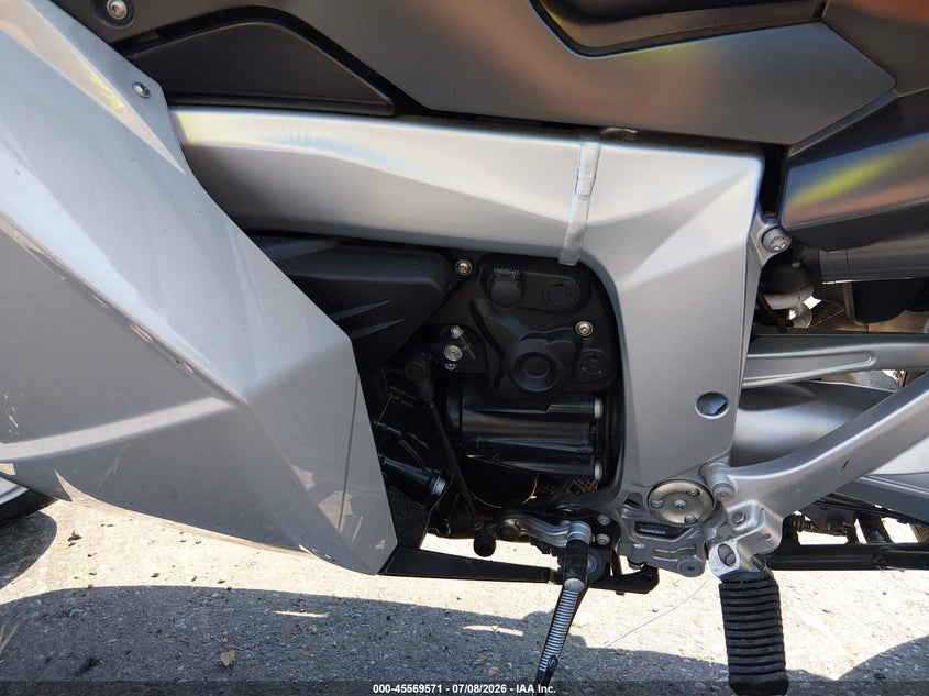 2007 BMW K 1200 VIN WB10597017ZN46935 IAAI salvage auction — NORMAL WEAR, Clear (Mississippi), sold $1,800 on 2026-07-15 (photo 9)