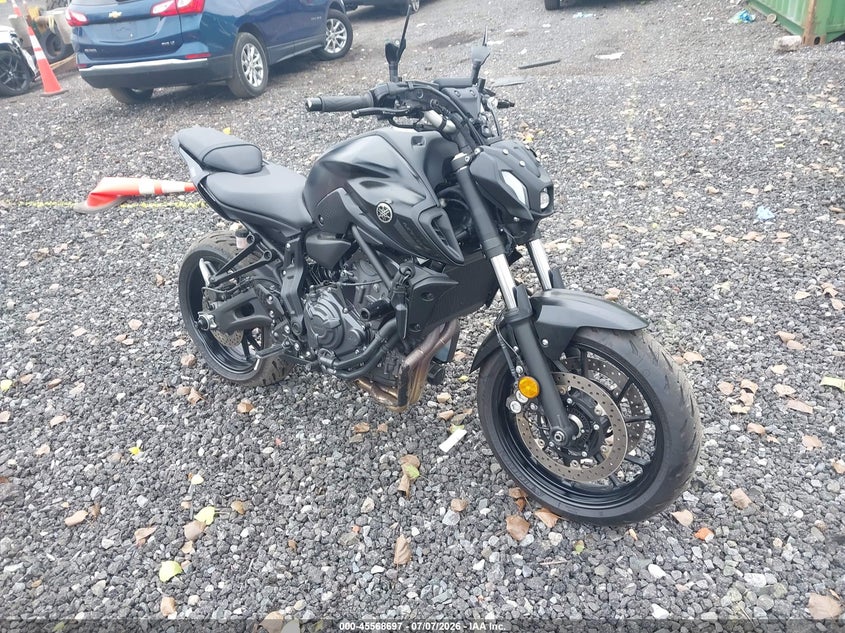2024 Yamaha Mt VIN JYARM32E7RA011909 IAAI salvage auction — LEFT & RIGHT, Mv-907A (New York), sold $2,250 on 2026-07-21 (photo 1)
