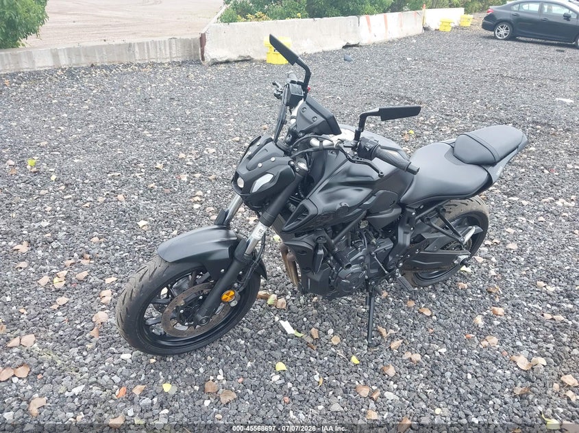 2024 Yamaha Mt VIN JYARM32E7RA011909 IAAI salvage auction — LEFT & RIGHT, Mv-907A (New York), sold $2,250 on 2026-07-21 (photo 2)