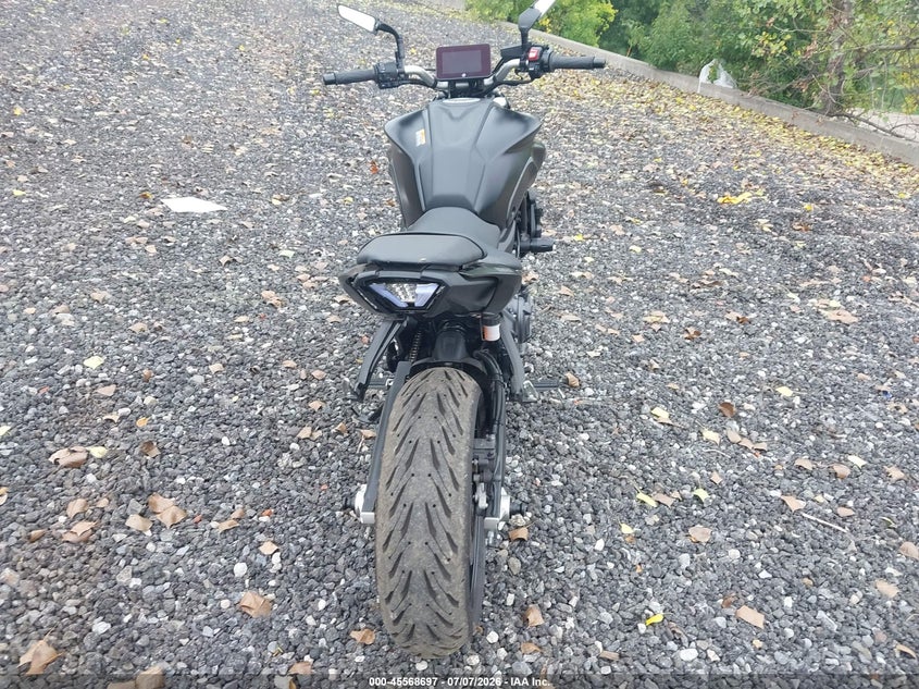 2024 Yamaha Mt VIN JYARM32E7RA011909 IAAI salvage auction — LEFT & RIGHT, Mv-907A (New York), sold $2,250 on 2026-07-21 (photo 6)