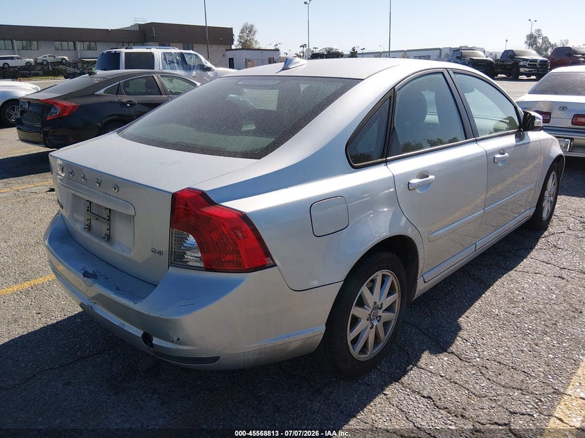 2009 Volvo S40 VIN YV1MS390692432197 IAAI salvage auction — UNDERCARRIAGE, Salvage (California), sold $100 on 2026-07-28 (photo 4)