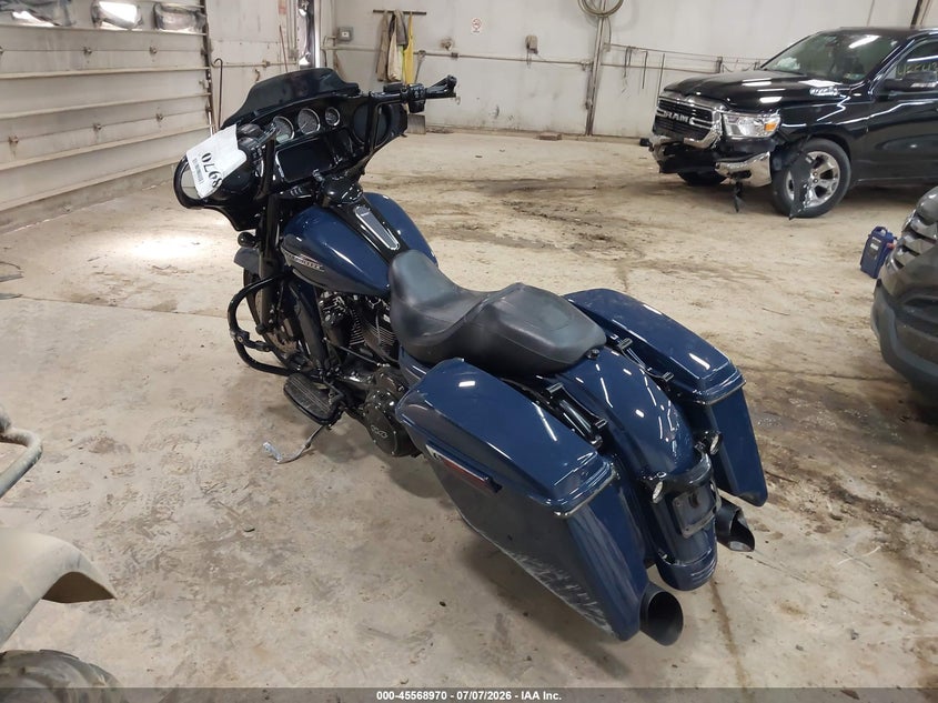 2019 Harley-davidson Street glide VIN 1HD1KRP10KB663964 IAAI salvage auction — RIGHT SIDE, Salvage Title, sold $8,500 on 2026-08-12 (photo 3)