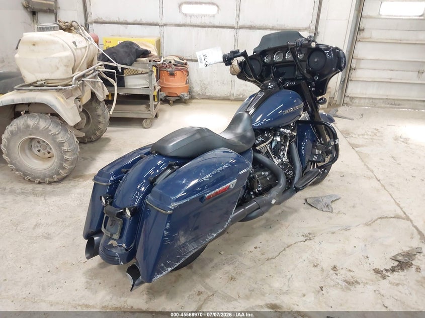 2019 Harley-davidson Street glide VIN 1HD1KRP10KB663964 IAAI salvage auction — RIGHT SIDE, Salvage Title, sold $8,500 on 2026-08-12 (photo 4)