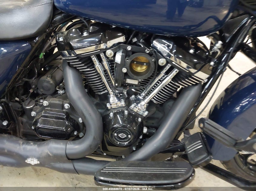 2019 Harley-davidson Street glide VIN 1HD1KRP10KB663964 IAAI salvage auction — RIGHT SIDE, Salvage Title, sold $8,500 on 2026-08-12 (photo 8)