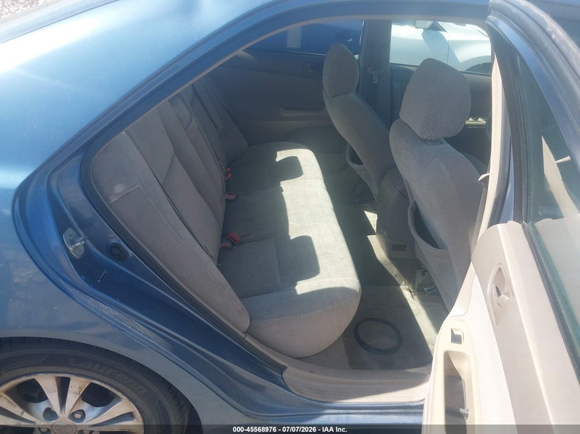 2004 Toyota Camry VIN 4T1BF30KX4U588445 IAAI salvage auction — NORMAL WEAR, Clear (Utah), sold $425 on 2026-07-18 (photo 8)