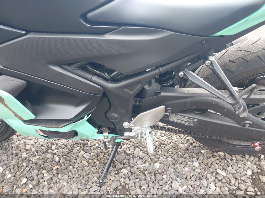 2026 Yamaha VIN MH3RH25E6TK007559 IAAI salvage auction — FRONT END, Salvage Title, sold $925 on 2026-07-28 (photo 9)