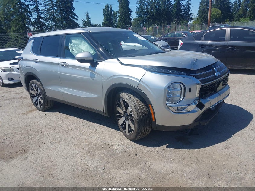 2025 Mitsubishi Outlander VIN JA4J4VA8XSZ038807 IAAI salvage auction — FRONT END, Salvage Title, sold $8,450 on 2026-07-15 (photo 1)
