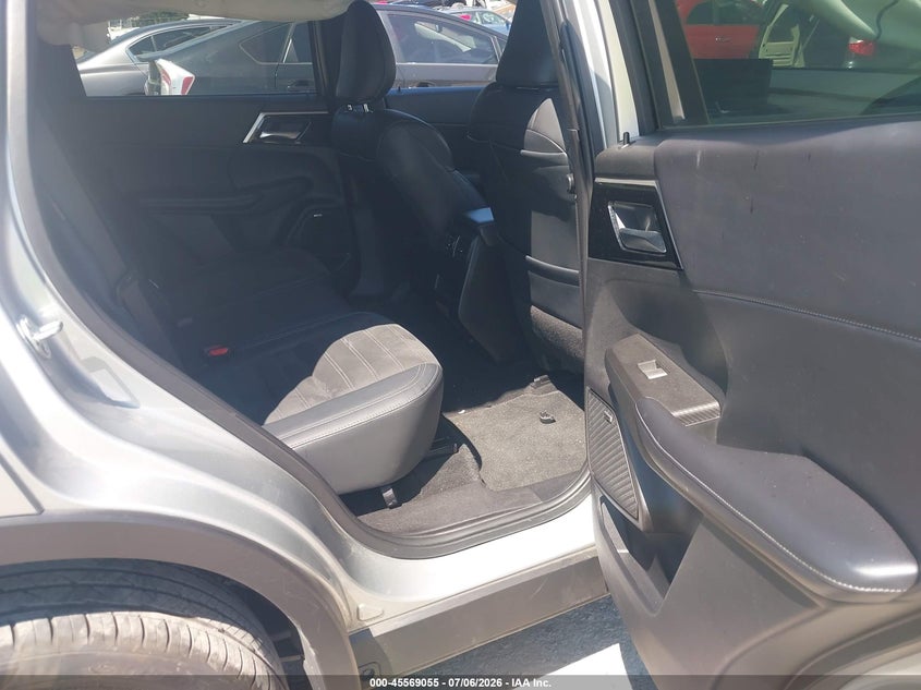 2025 Mitsubishi Outlander VIN JA4J4VA8XSZ038807 IAAI salvage auction — FRONT END, Salvage Title, sold $8,450 on 2026-07-15 (photo 8)